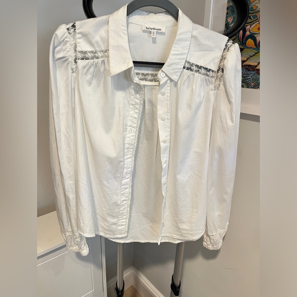 XS Heartloom white cotton blouse with vintage detail
